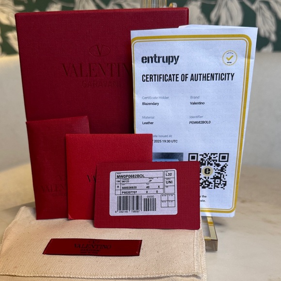 Valentino Garavani Authentic Blue Wallet with Gold Studs Full Inclusion - Picture 3 of 16